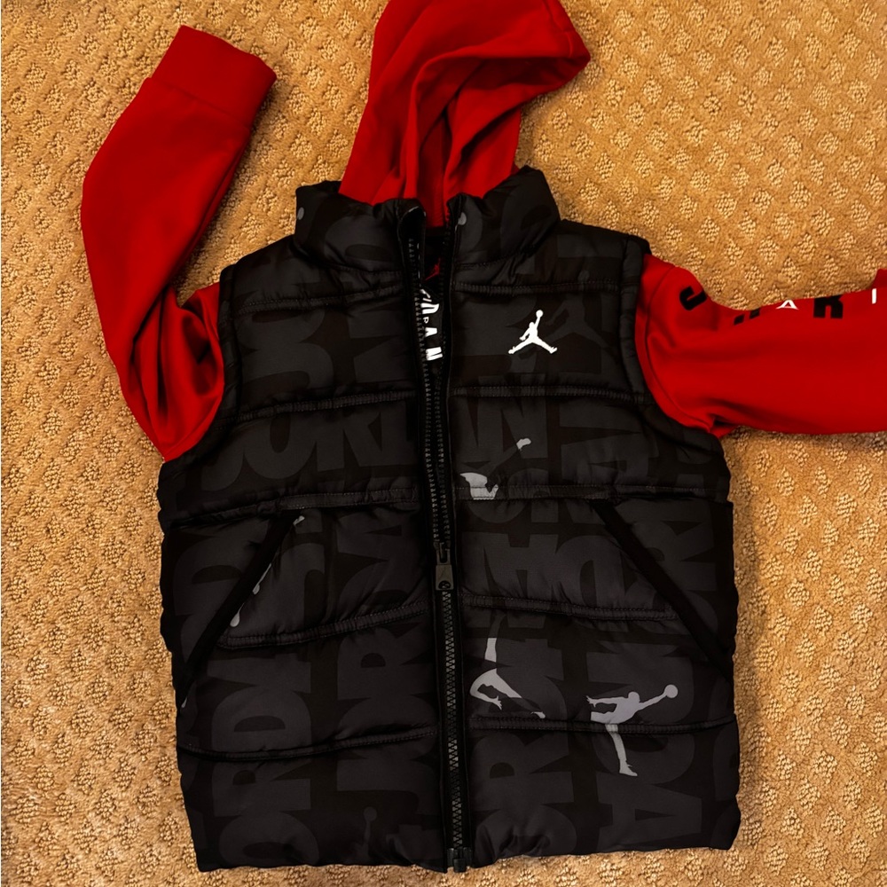 Jordan Black and Red Puffer jacket - Picture 2 of 3